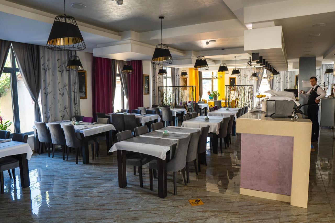 טראווניק Hotel Vezir Palace מראה חיצוני תמונה