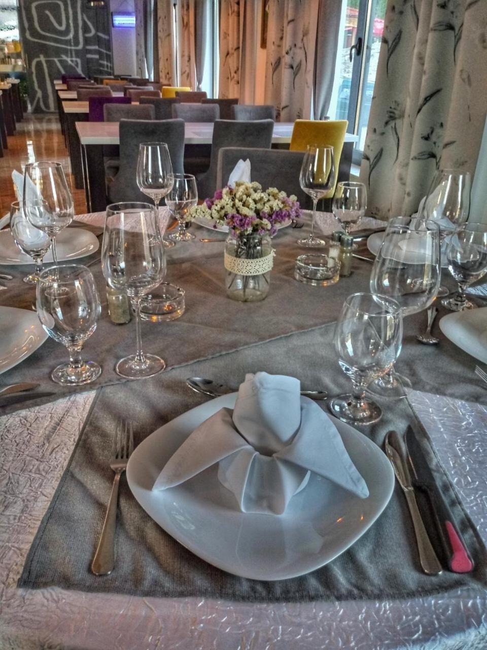 טראווניק Hotel Vezir Palace מראה חיצוני תמונה